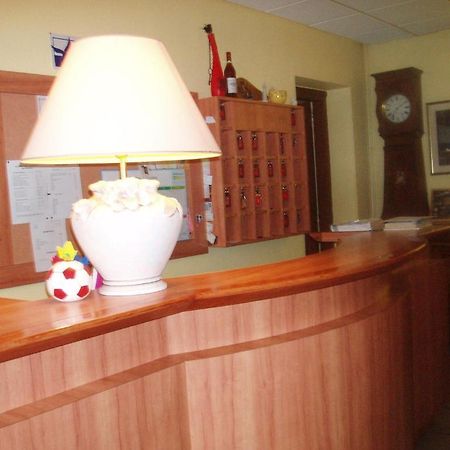 Hotel Le Commerce Bagnères-de-Bigorre Cameră foto