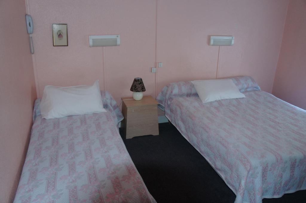 Hotel Le Commerce Bagnères-de-Bigorre Cameră foto