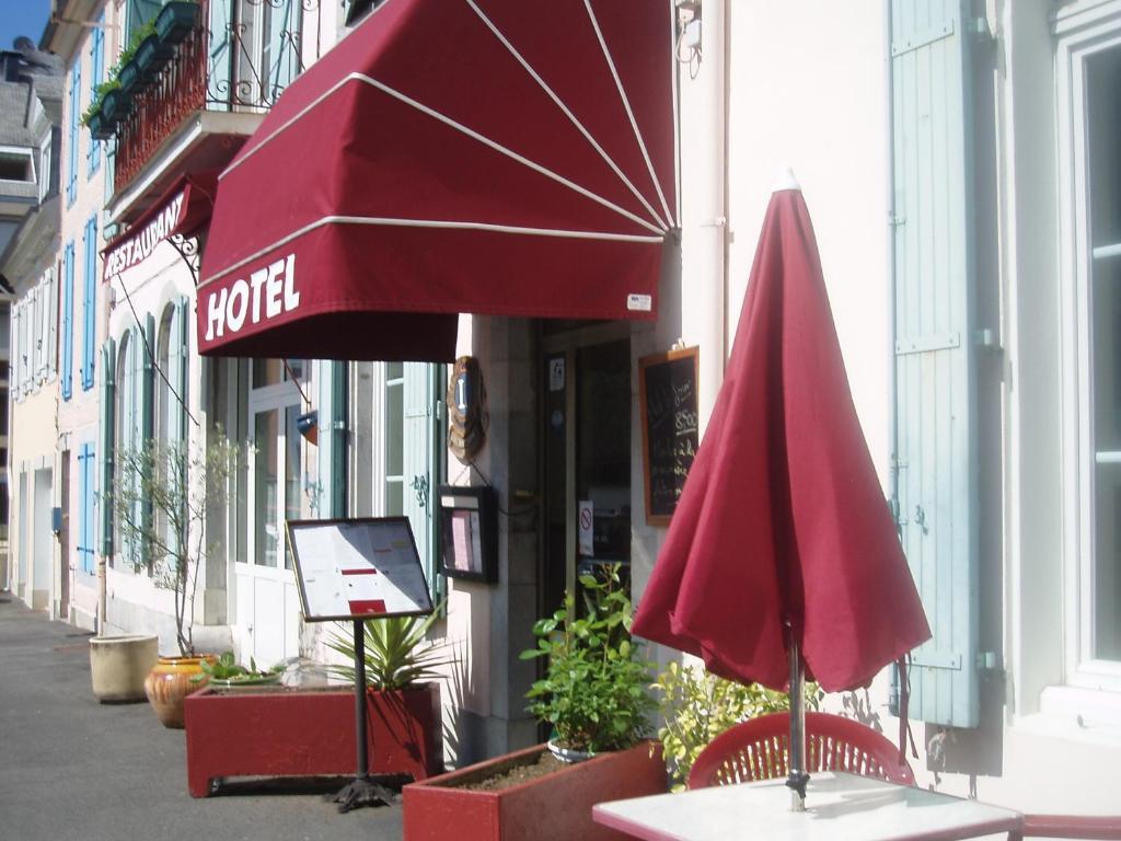 Hotel Le Commerce Bagnères-de-Bigorre Cameră foto